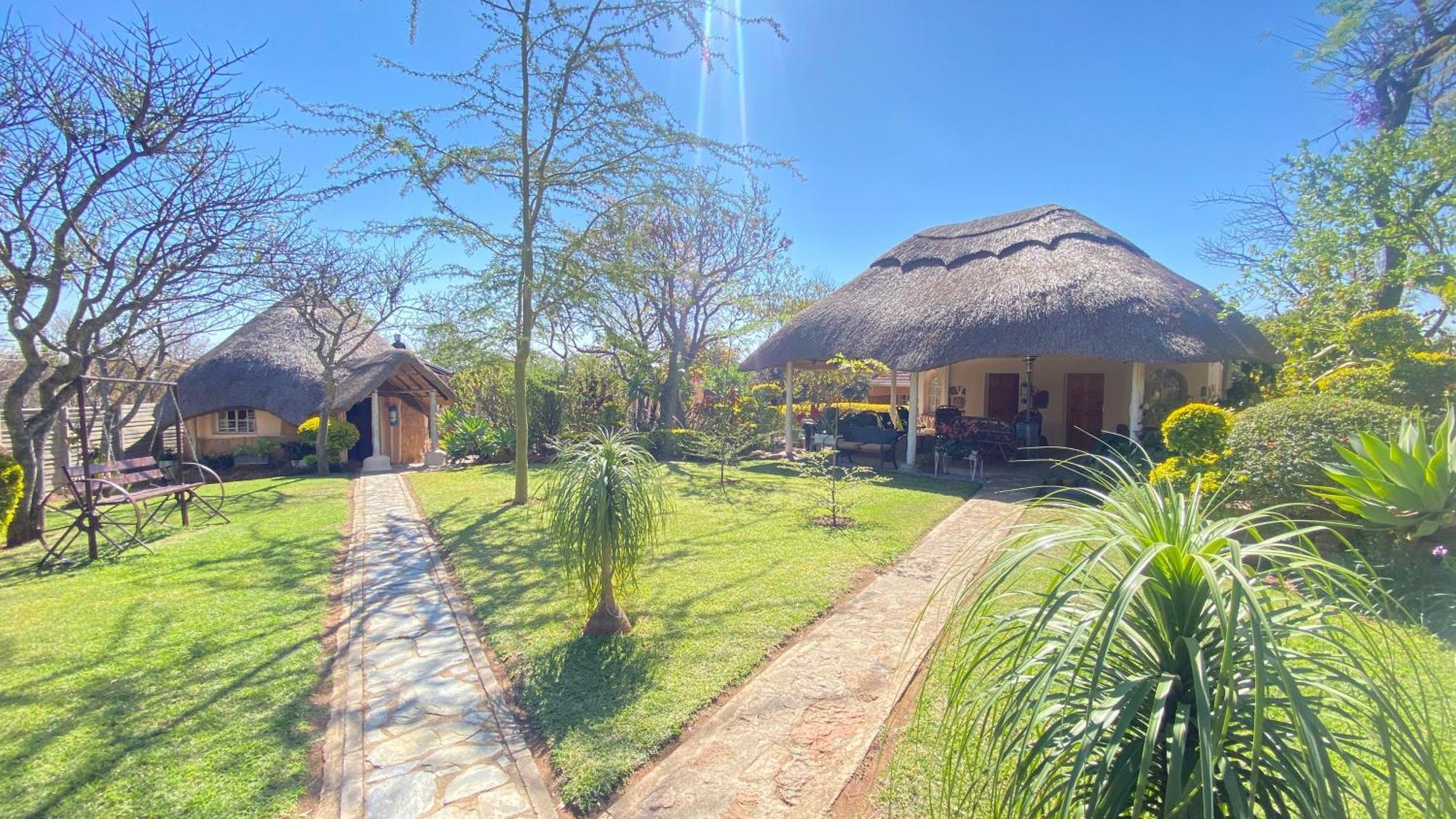 Lynns Guest House Bulawayo Exteriör bild